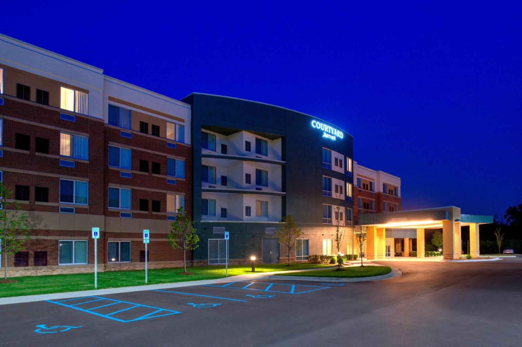 Courtyard By Marriott Detroit Farmington Hotell Farmington Hills Eksteriør bilde