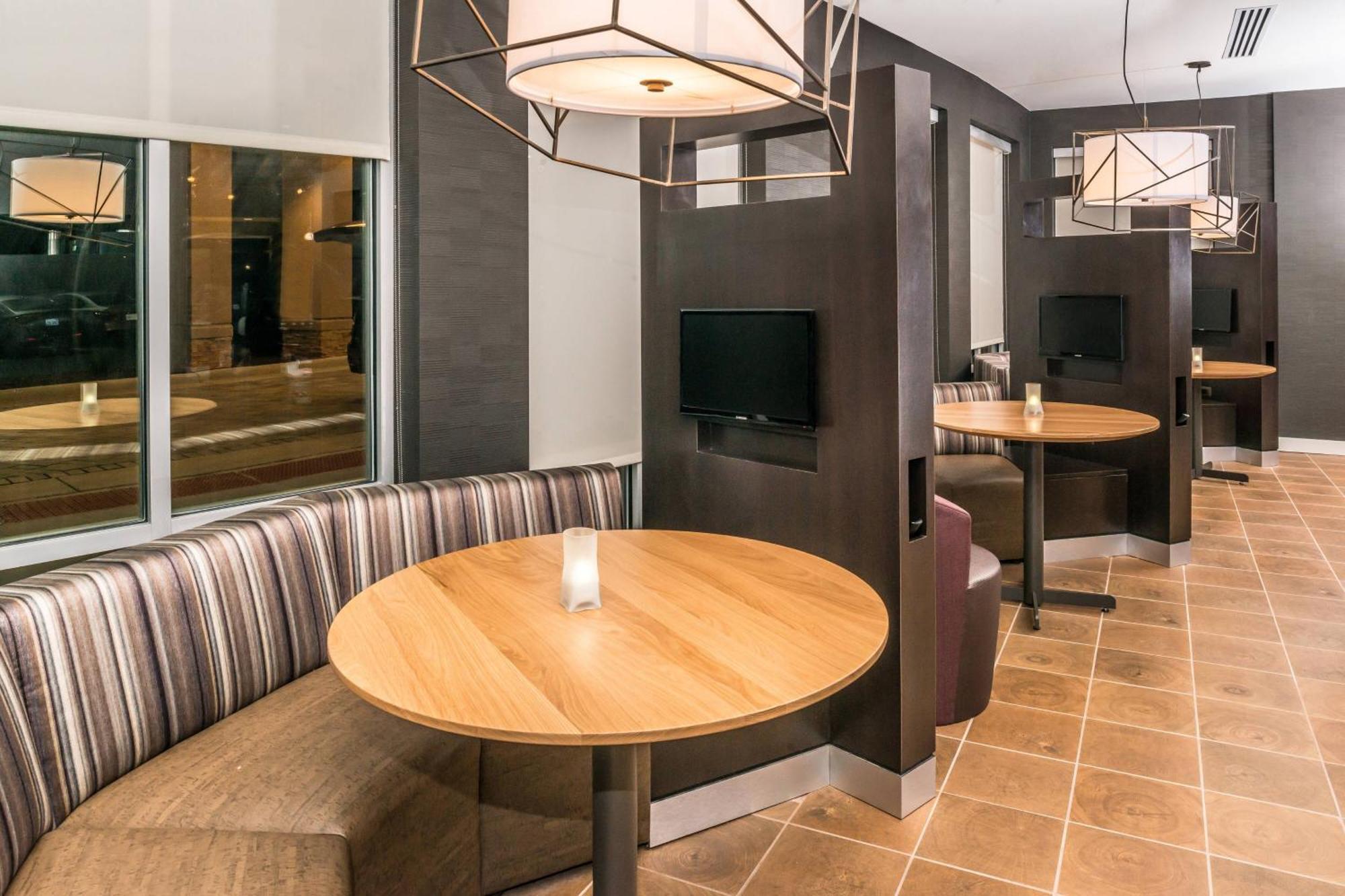 Courtyard By Marriott Detroit Farmington Hotell Farmington Hills Eksteriør bilde