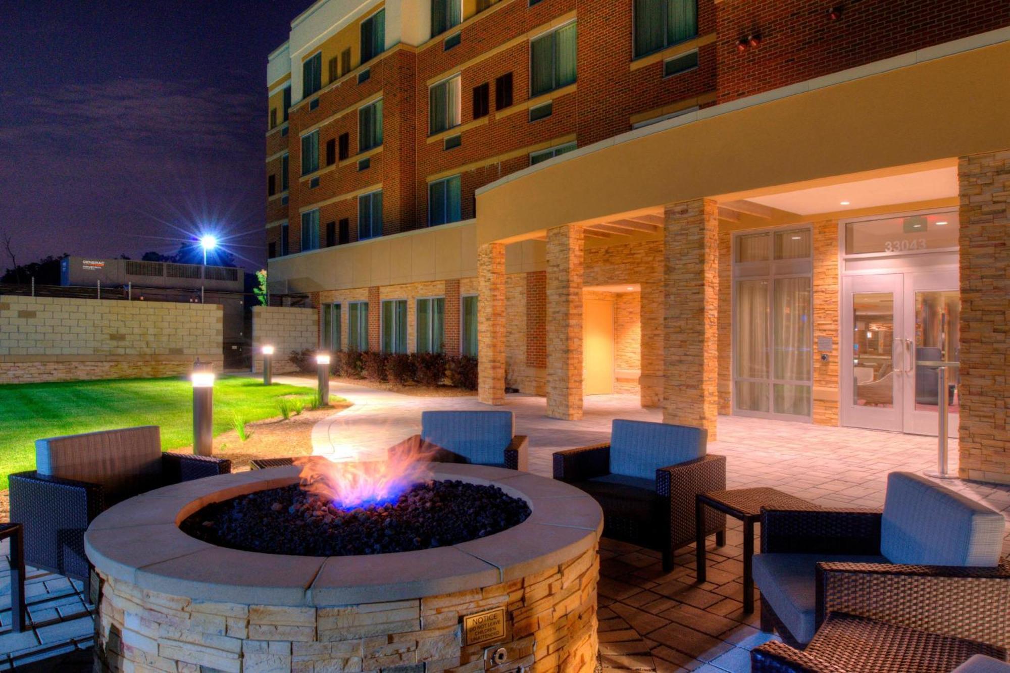 Courtyard By Marriott Detroit Farmington Hotell Farmington Hills Eksteriør bilde