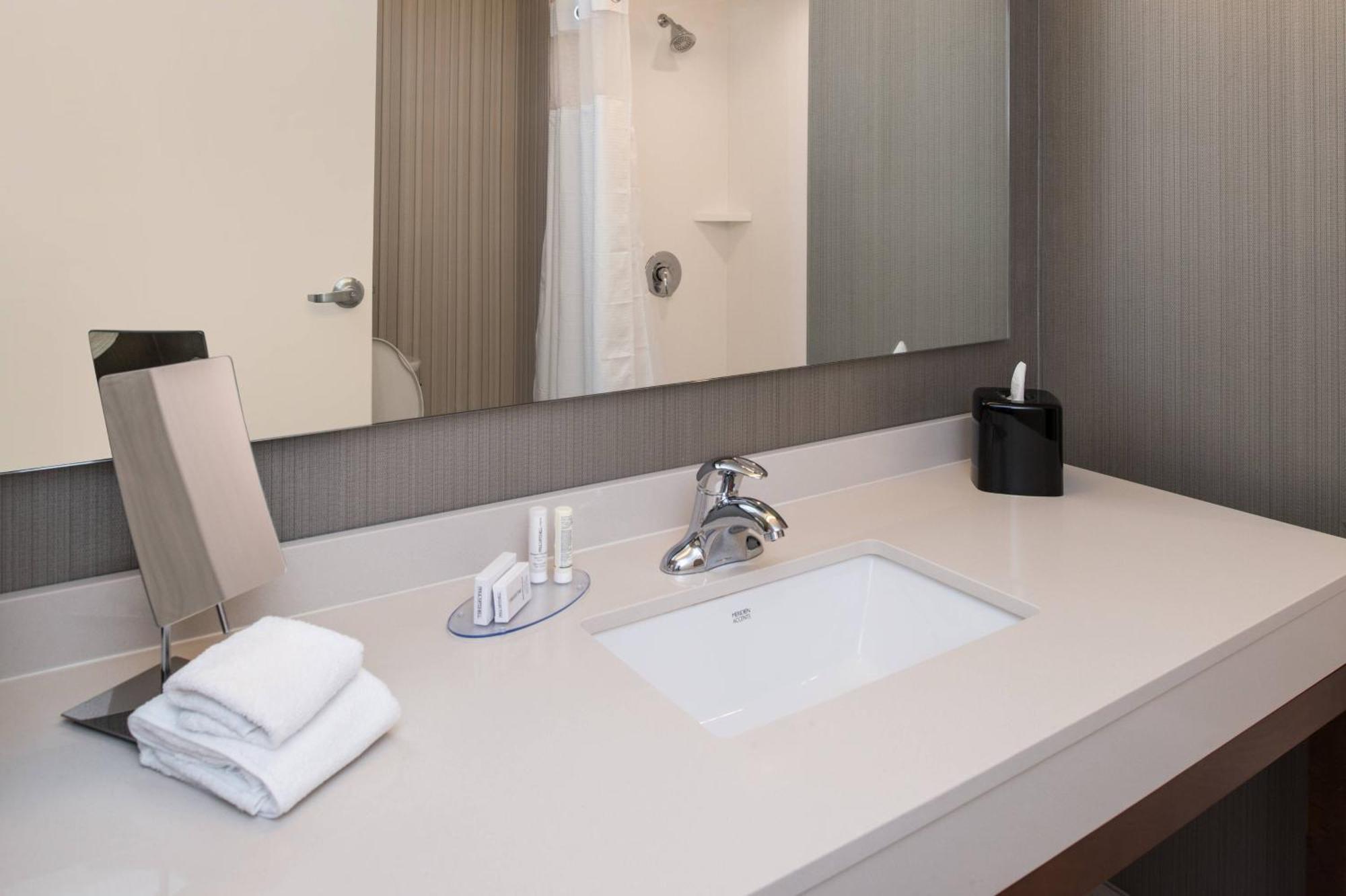Courtyard By Marriott Detroit Farmington Hotell Farmington Hills Eksteriør bilde