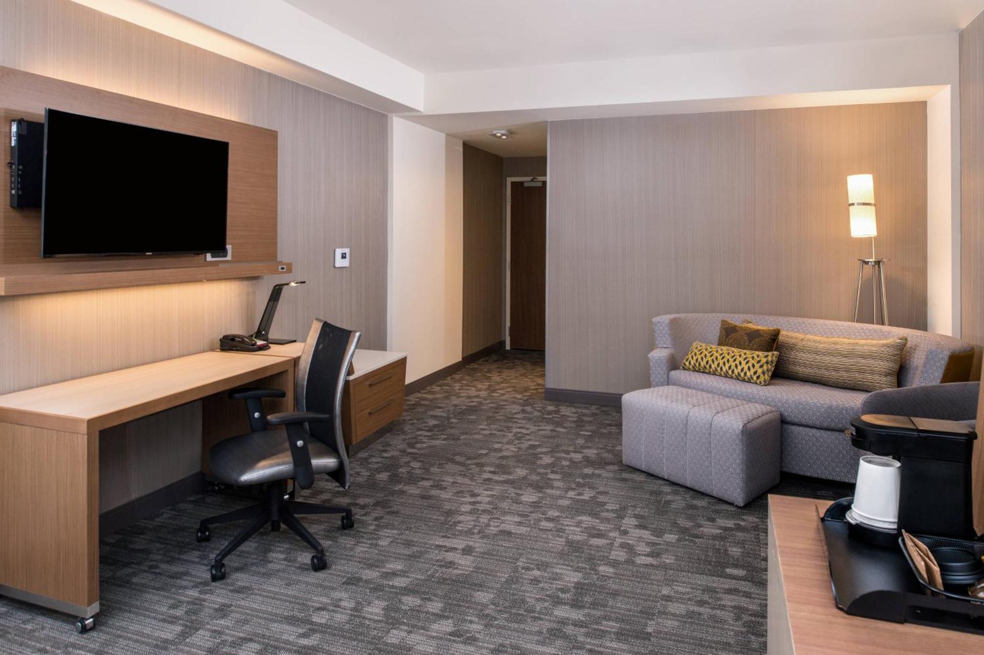 Courtyard By Marriott Detroit Farmington Hotell Farmington Hills Eksteriør bilde