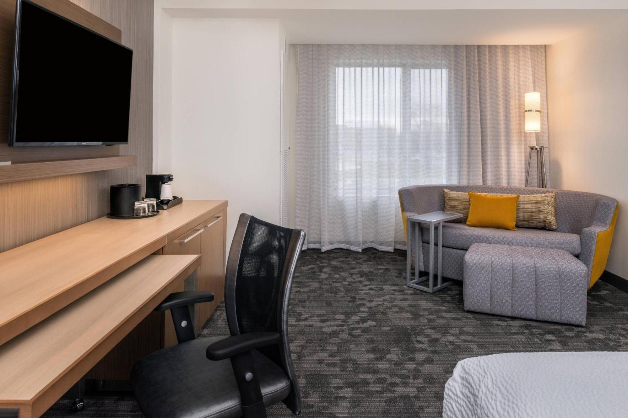 Courtyard By Marriott Detroit Farmington Hotell Farmington Hills Eksteriør bilde
